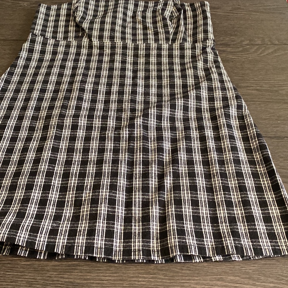 Hollister Black and White Plaid Midi Dress - Picture 10 of 14